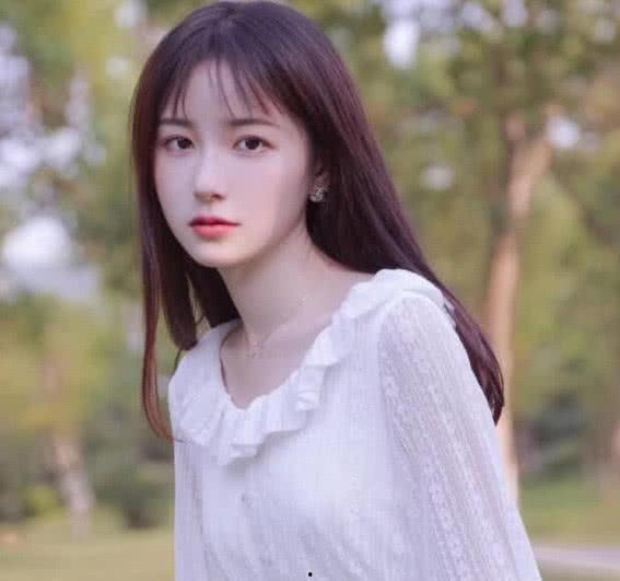 娱乐吃瓜的网名大全女生,盘点那些娱乐吃瓜女生的独特昵称